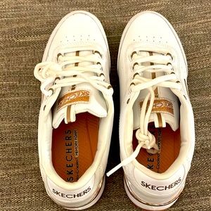 Skechers women’s sneaker